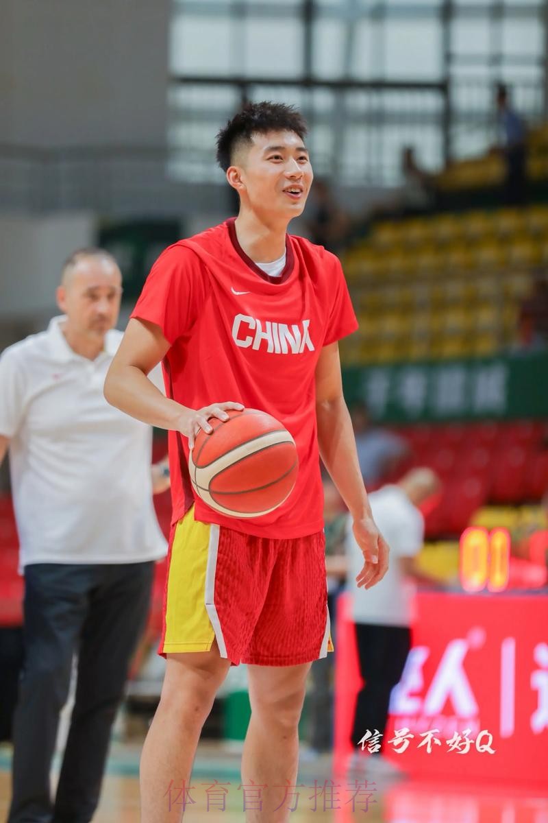 【新秀集锦】急停跳投，段睿骐20分8篮板5助攻3抢断 | 四川76-104广东